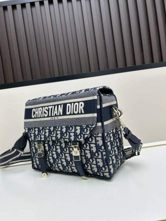 Picture of Dior Mens Bags _SKUfw239223200fw